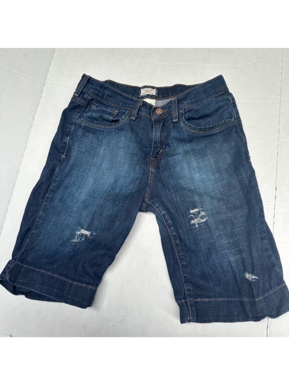 Levi's 515 jean Shorts Bermuda Distressed low Rise 29”
